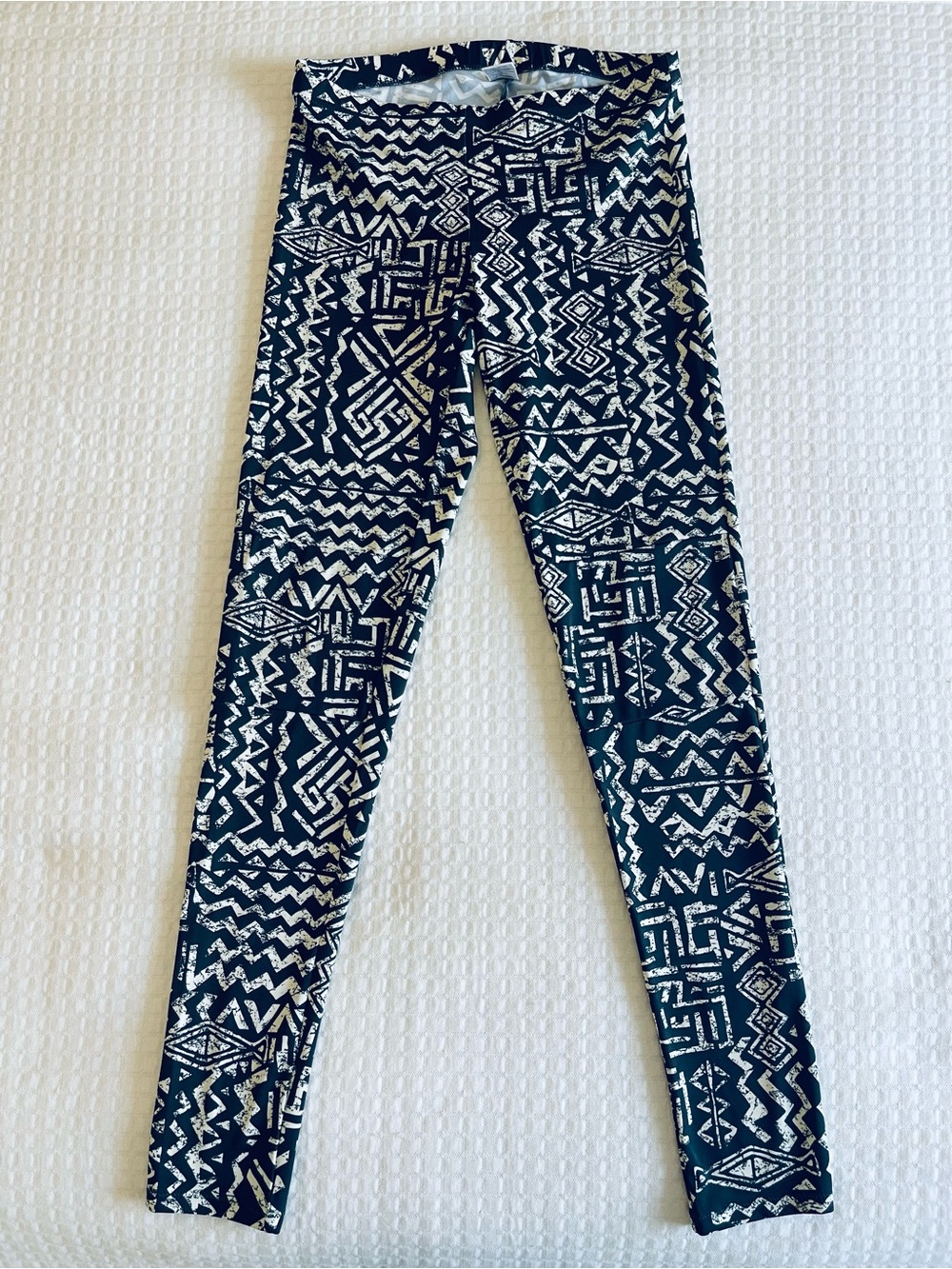 Roxy Black and Ivory Aztec-Inspired Print Leggings Medium